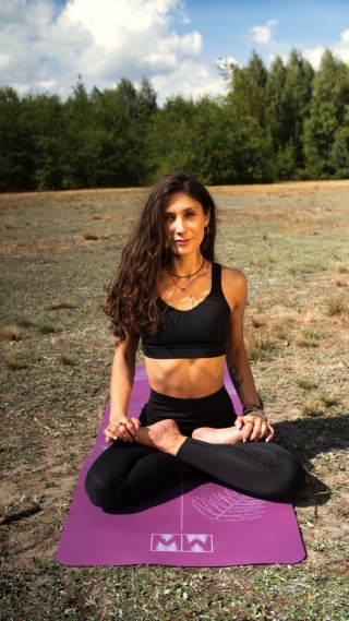 Antypoślizgowa mata do jogi z naturalnego kauczuku i PU ROOT Plum