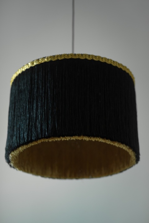 Lampa wisząca LIPSTA 2 z frędzlami czarno złota