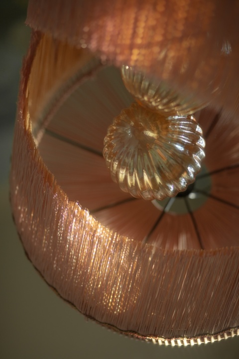 Lampa wisząca LIPSTA 3 z frędzlami różowa