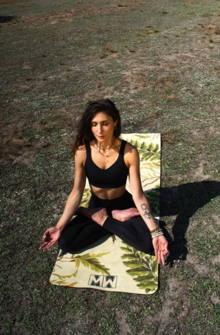 Mata do jogi MOSS Agria z naturalnego kauczuku i mikrofibry KOLOR