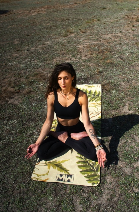 Mata do jogi MOSS Agria z naturalnego kauczuku i mikrofibry KOLOR