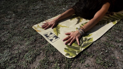 Mata do jogi MOSS Agria z naturalnego kauczuku i mikrofibry KOLOR