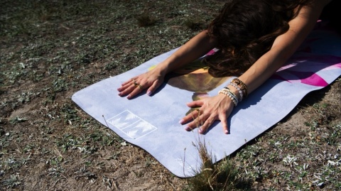 Mata do jogi z naturalnego kauczuku i mikrofibry MOSS Lotos