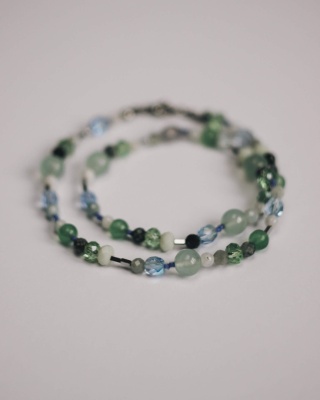 Naszyjnik koralikowy LAWENDOWA MACHA 41 cm unisex perłowy zielony niebieski