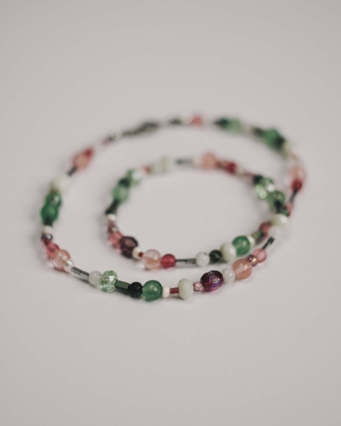 Naszyjnik koralikowy MALINOWA MACHA 41 cm unisex perłowy zielony różowy