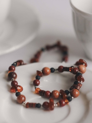 Naszyjnik koralikowy ROOIBOS 40 cm unisex brąz i burgund