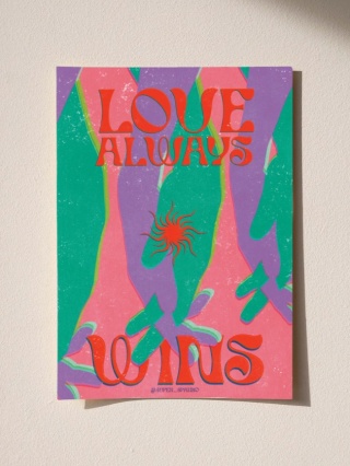 Plakat Love Always Wins Warm 50 x 70 cm