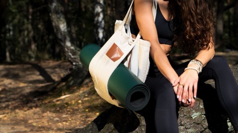 Torba sportowa z opcja transportu maty do jogi TANSY Cream