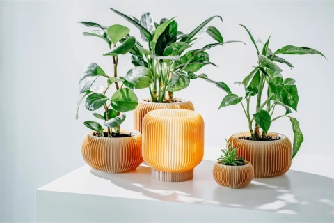 Bezprzewodowa lampa stołowa na dotyk z unikatowym włącznikiem brązowy