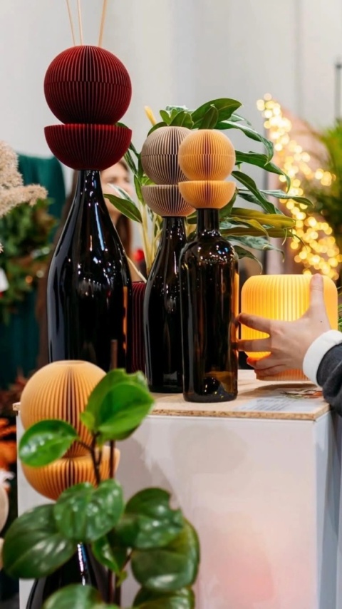 Bezprzewodowa lampa stołowa na dotyk z unikatowym włącznikiem brązowy