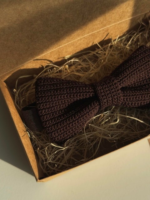 Muszka dziecięca szydełkowa bawełniana brązowa