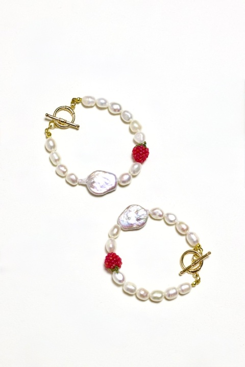 Bransoletka damska MALINY NA PERŁACH jasna