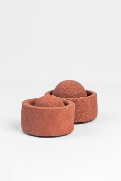 Podstawka ceramiczna na kadzidełko AKA OBAKE ceglana