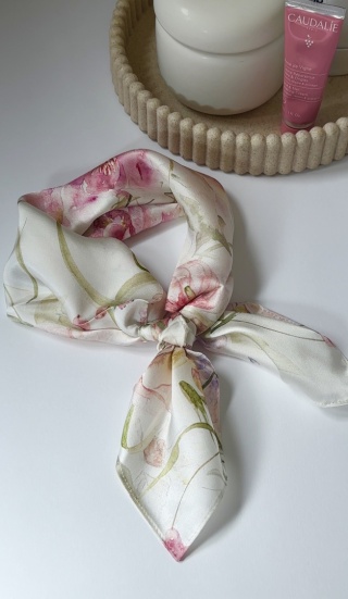 Szalik jedwabny №75 KWITNĘ PO SWOJEMU kwiatowy