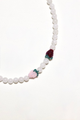 Naszyjnik damski TRIO TRUSKAWKOWE - jadeid biały