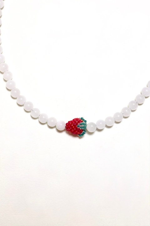 Naszyjnik damski TRUSKAWKA W ŚMIETANIE - Jadeit czerwień