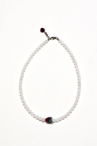 Naszyjnik damski TRUSKAWKA W ŚMIETANIE - Jadeit bordo