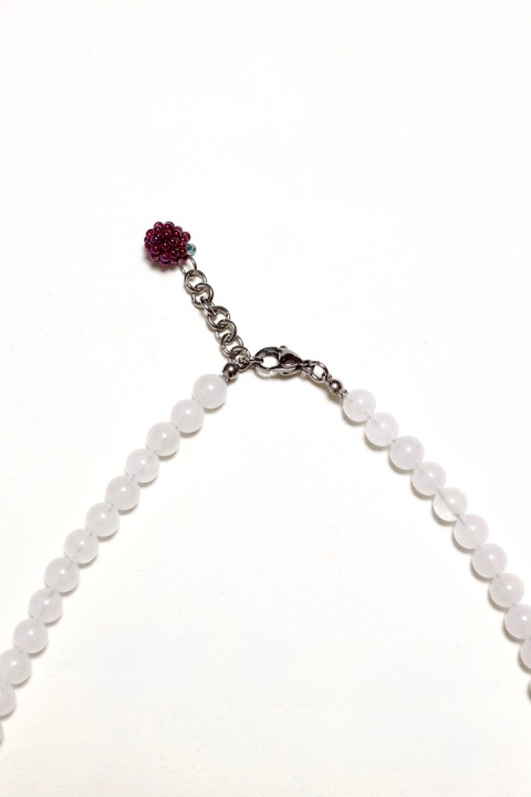 Naszyjnik damski TRUSKAWKA W ŚMIETANIE - Jadeit bordo