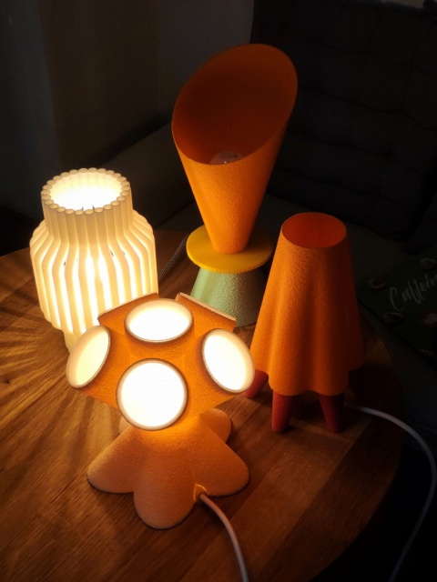 Lampka nocna KALAFIOR 18 cm beżowo różowa