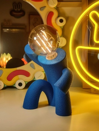 Lampka nocna ŚWIATŁOZIOM ludzikowata niebieska