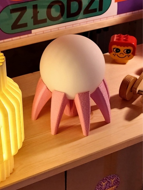 Lampka nocna PAJĄCZEK ze szklanym kloszem ceglana