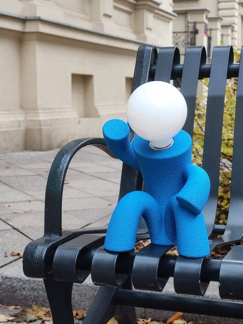 Lampka nocna ŚWIATŁOZIOM ludzikowata czerwona