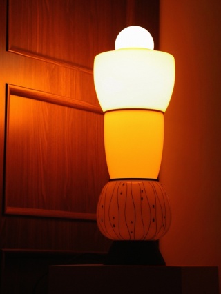 Lampa dekoracyjna TOTA VI stojąca artystyczna kolorowa