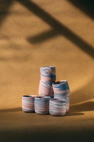 Kubek ceramiczny PopUp NIEBKO 200 ml szkliwiony i barwiowny idealny do napojów różowo niebieski