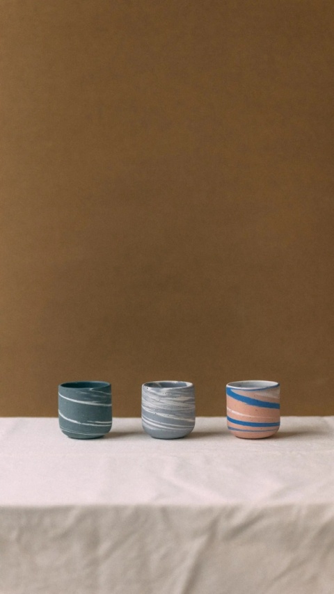 Kubek ceramiczny PopUp NIEBKO 200 ml szkliwiony i barwiowny idealny do napojów różowo niebieski