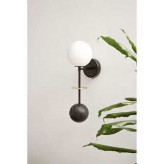 Lampa ścienna OIO B mosiądz szczotkowany do salonu, korytarza lub sypialni
