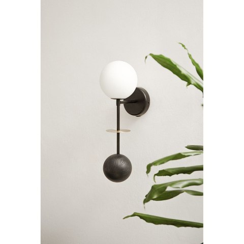 Lampa ścienna OIO B mosiądz szczotkowany do salonu, korytarza lub sypialni