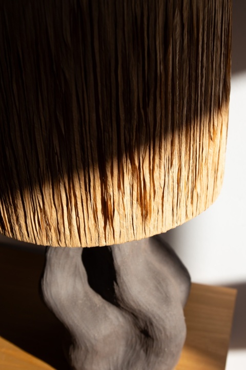 Lampa stołowa TERES na ceramicznej podstawie brązowa reflowana do salonu, sypialni lub biura