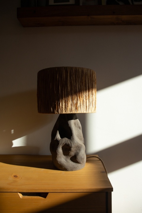 Lampa stołowa TERES na ceramicznej podstawie brązowa reflowana do salonu, sypialni lub biura
