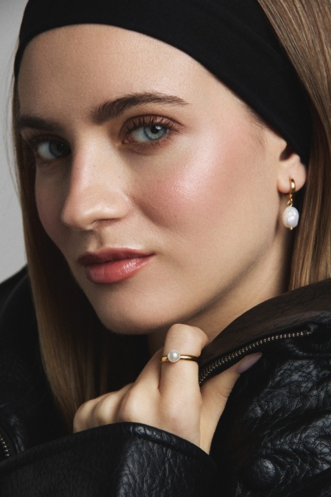 Pierścionek damski złoty z perłą WHITE SWAROVSKI® CRYSTAL elegancki dla kobiet