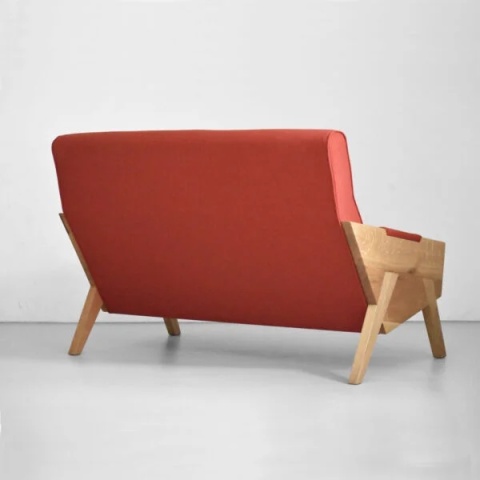 Sofa ENI dwuosobowa z litego drewna nowoczesna do salonu