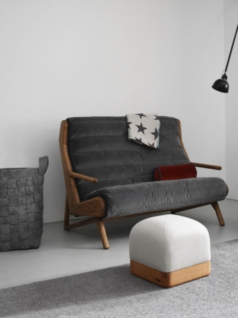 Sofa pikowana CAMELEON dwuosobowa nowoczesna dębowa do salonu