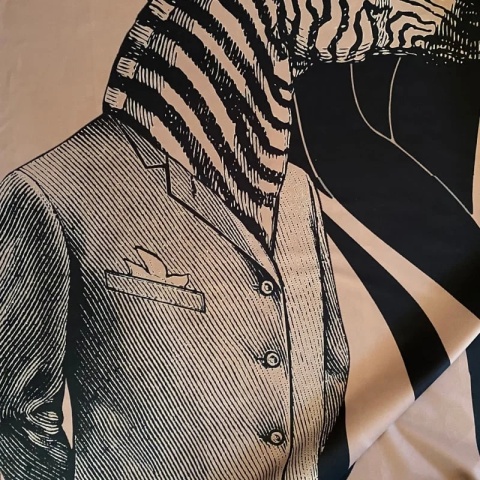 Komplet 2 szt zasłon zaciemniających ZEBRA welurowe designerskie z grafiką