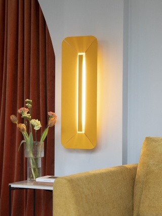 Lampa ścienna YOTTSU W B melonowa potrójna do salonu, korytarza lub sypialni