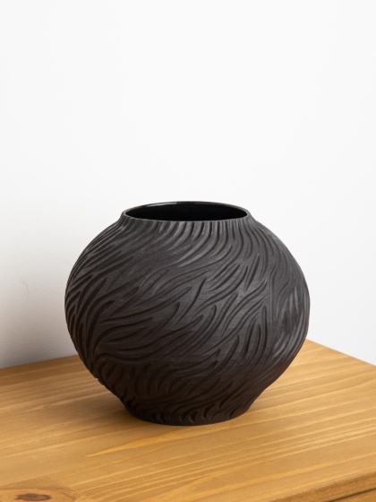 Wazon ceramiczny WAVES kulisty czarny do salonu lub jadalni
