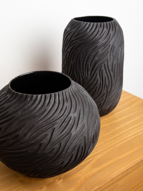 Wazon ceramiczny WAVES kulisty czarny