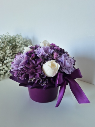 Flower Box M — bukiet kwiatów dekoracyjny | idealny na prezent fioletowy box