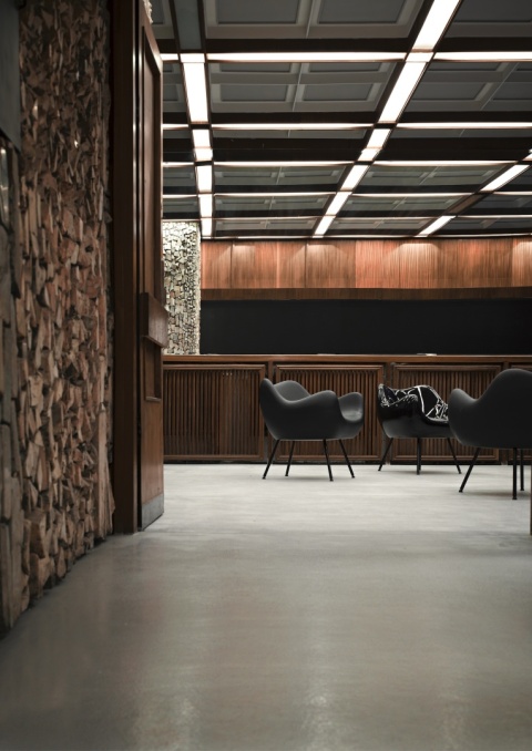 Fotel RM58 CLASSIC po renowacji designerski antracyt