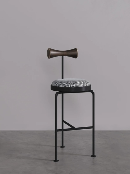 Hoker tapicerowany VELNO R designerski metal i drewno kratka do jadalni