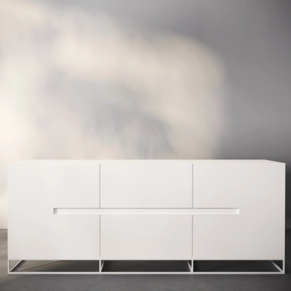 Komoda SORENZO 190 x 76 cm na metalowych nogach biała do salonu lub sypialni