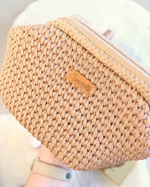 Kosmetyczka pleciona damska ciasteczkowa