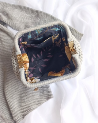 Kosmetyczka pleciona damska jasnoszara