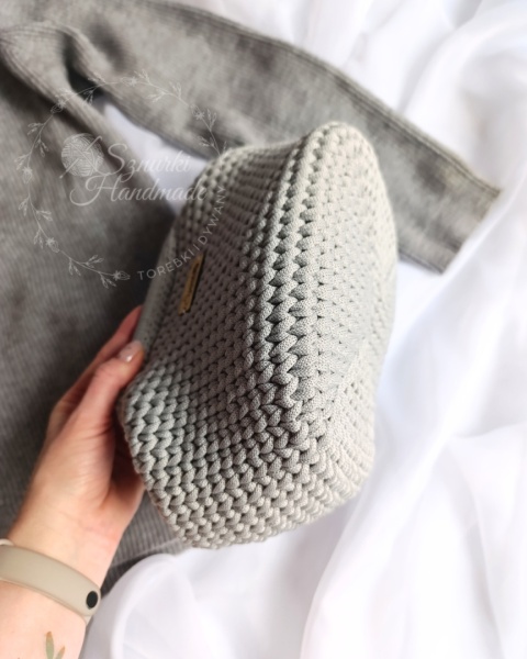 Kosmetyczka pleciona damska jasnoszara