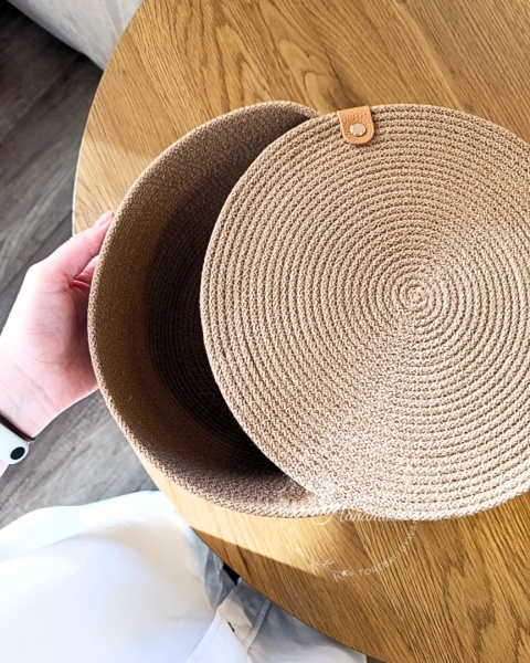 Kosz z klapą szyty ze sznurka bawełnianego beżowy