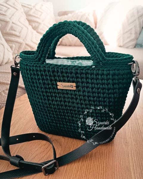 Koszyk pleciony z rączkami jodła zielona