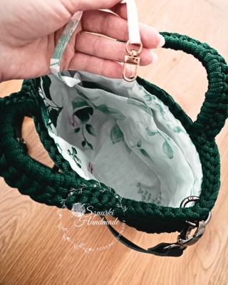 Koszyk pleciony z rączkami jodła zielona